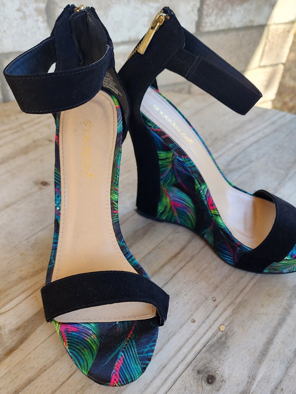 ShoeDazzle Ebani Tropical Palm Platform Wedge Heels Black Size 10 - Picture 2 of 10
